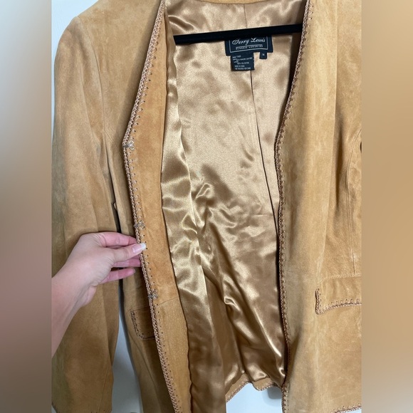 Terry Lewis  Classic Luxuries Tan Suede leather Jacket | 1X - Picture 9 of 14
